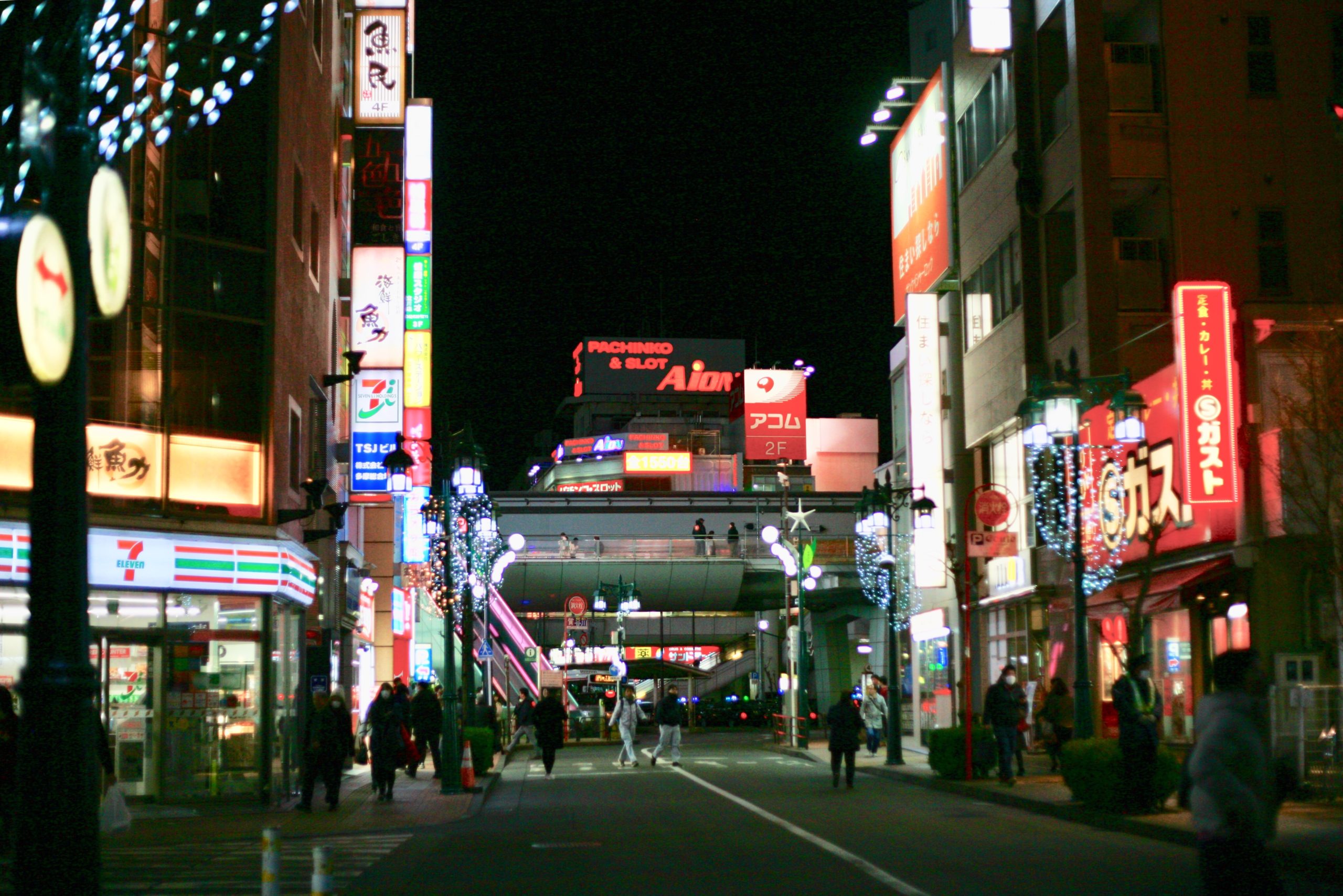 EOS 5D（初代）と50mm F1.8 II での暗所撮影作例。